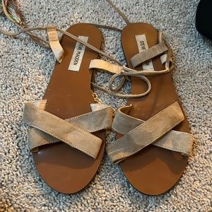 Steve Madden tie up shoes